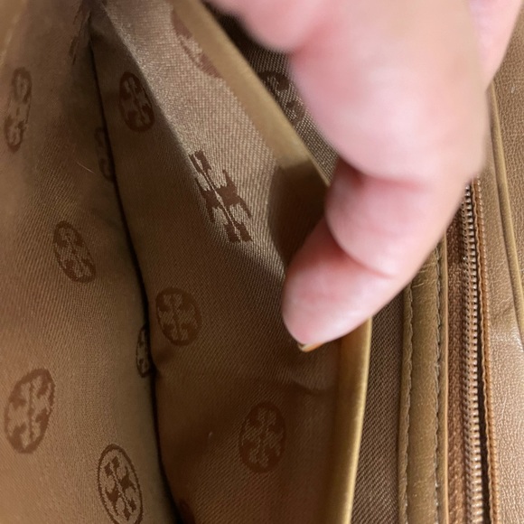 Tory Burch Metallic Rose Gold Zippered Wallet - Picture 8 of 16
